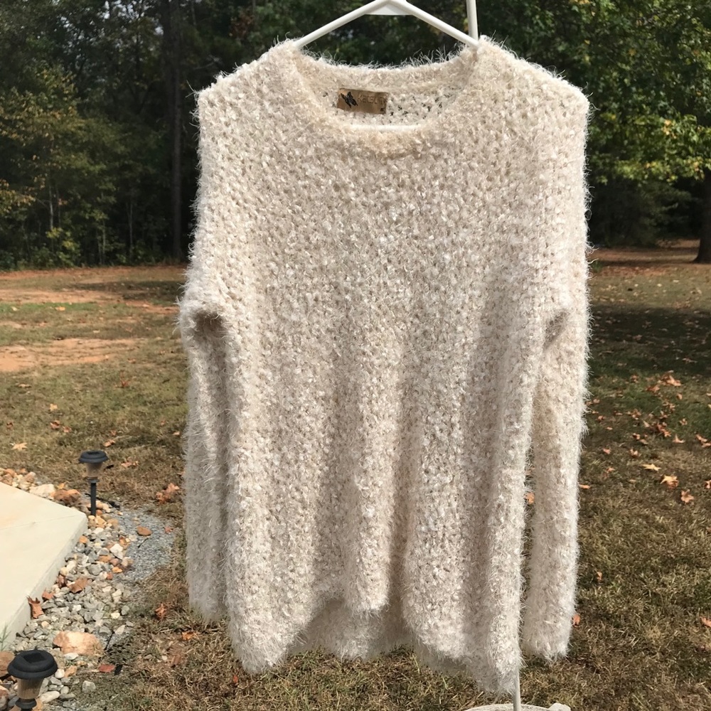 WM Furry soft sweater (M)